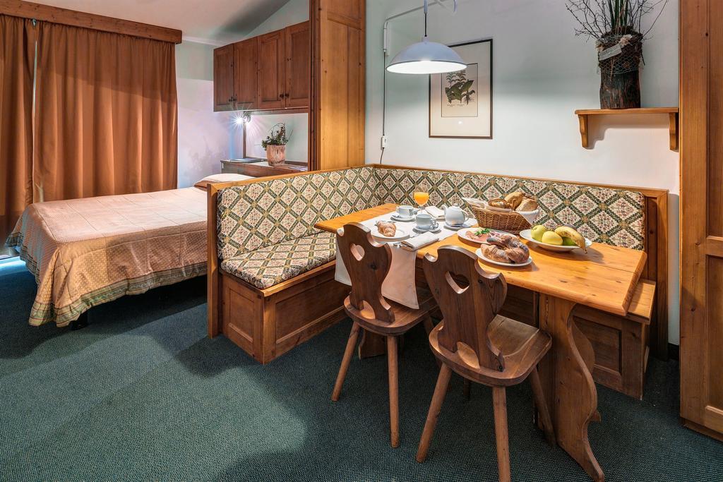 Hotel Cristallino d'Ampezzo Cortina dʼAmpezzo Camera foto