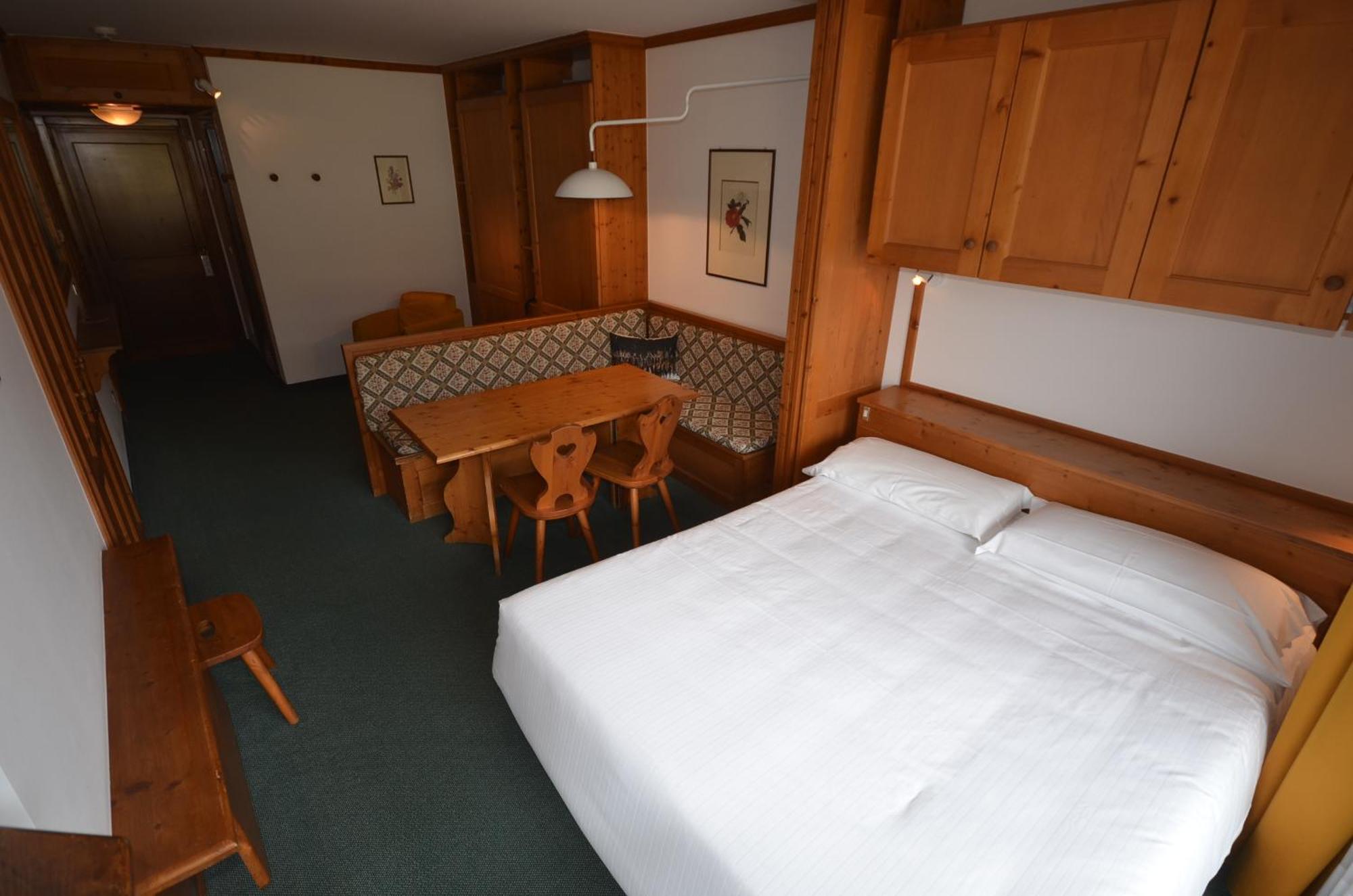 Hotel Cristallino d'Ampezzo Cortina dʼAmpezzo Esterno foto