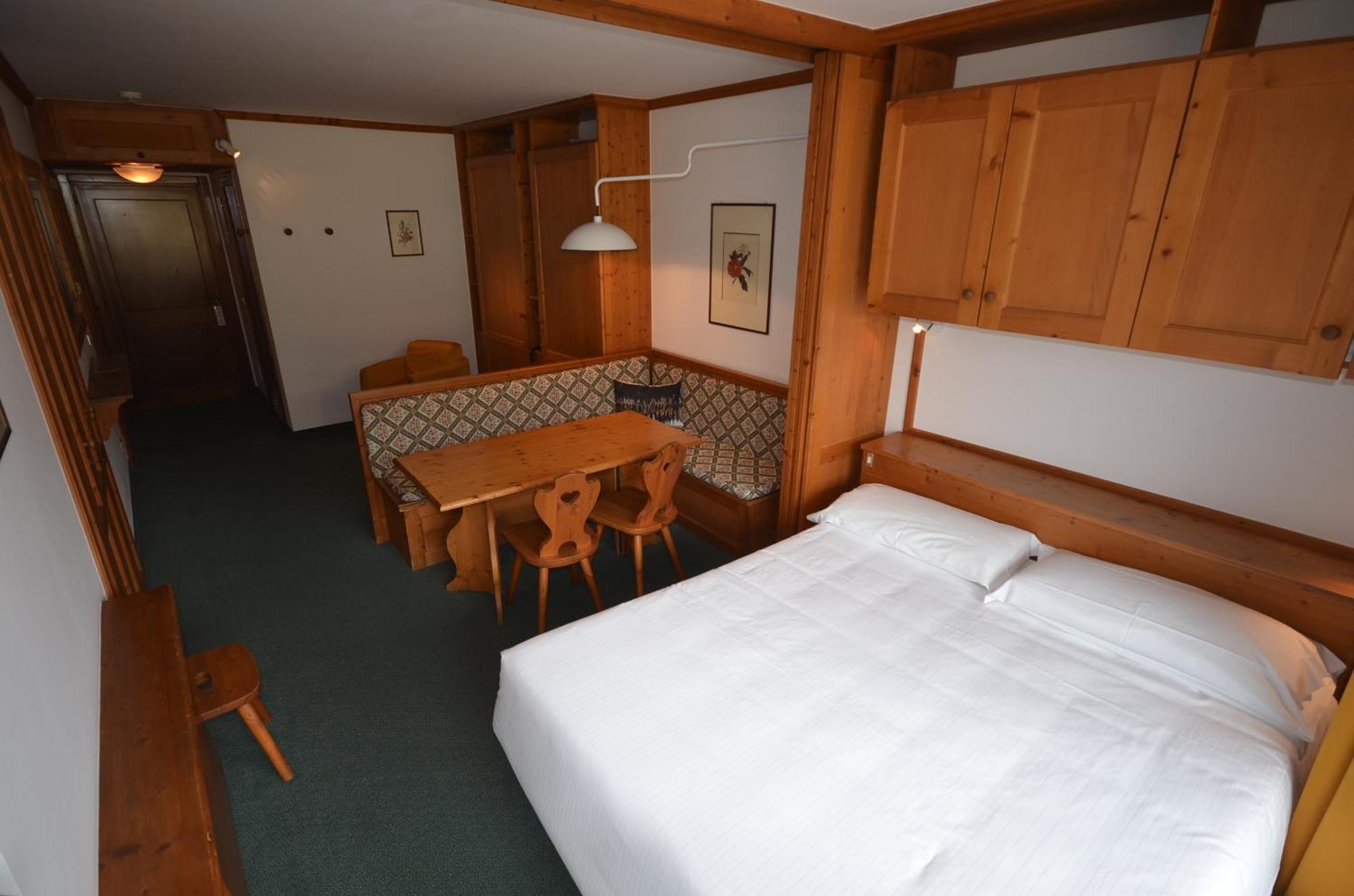 Hotel Cristallino d'Ampezzo Cortina dʼAmpezzo Esterno foto