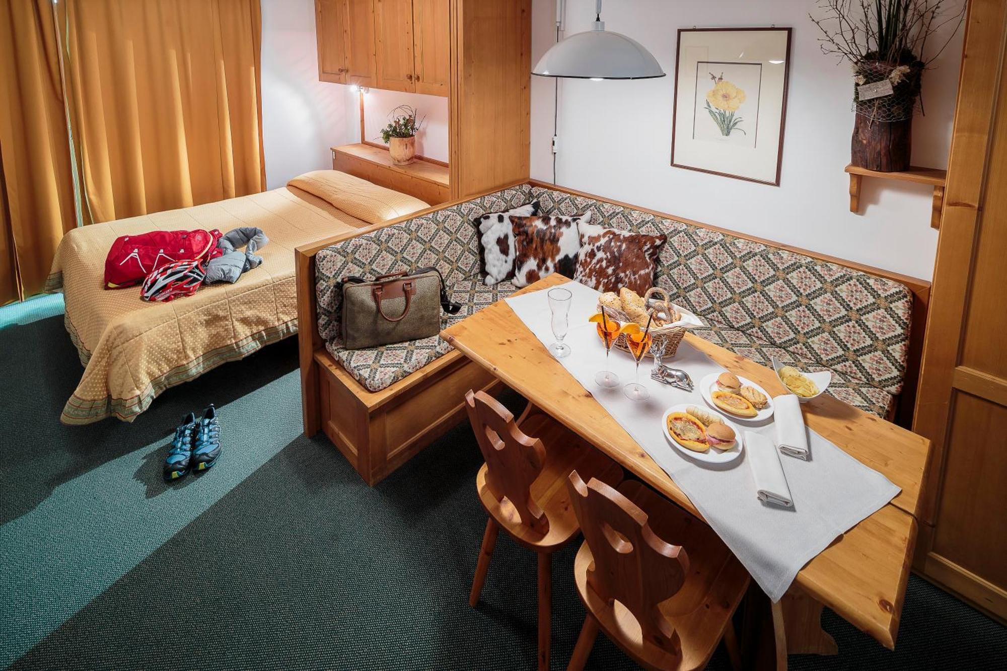 Hotel Cristallino d'Ampezzo Cortina dʼAmpezzo Esterno foto