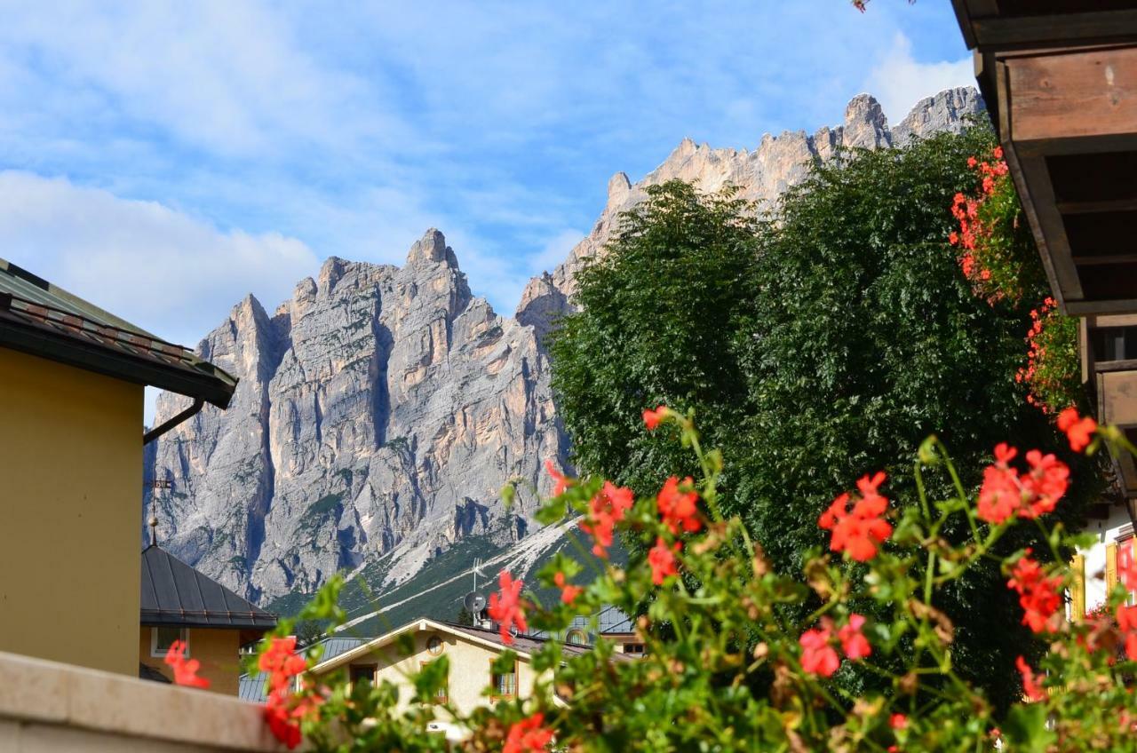 Hotel Cristallino d'Ampezzo Cortina dʼAmpezzo Esterno foto